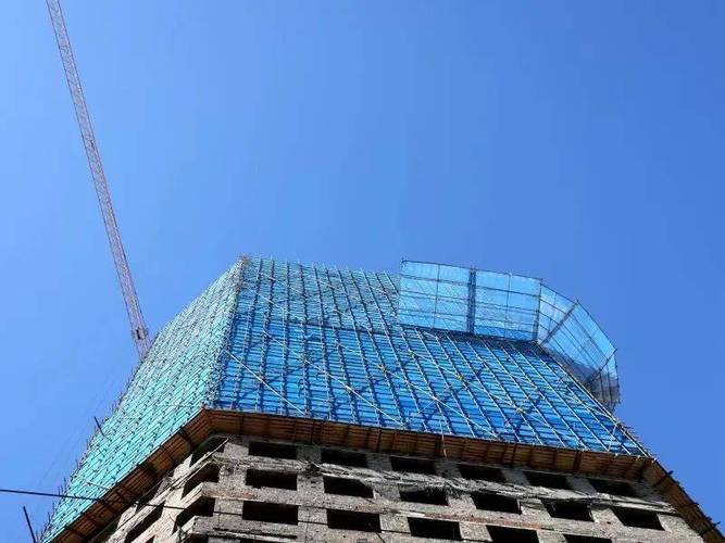 从城市伤疤到未来空间 艺华大厦拆除作业正式启动，十余年烂尾终迎终局
