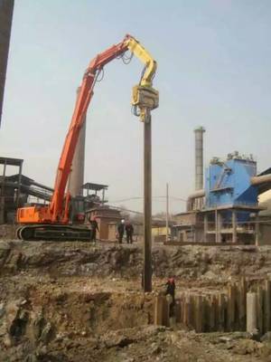 挖掘机打桩加长臂改装厂家在建筑物拆除作业中的关键作用
