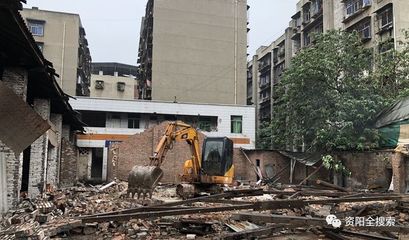 近日不少人关注小区违建治理的新动态，“拆违”与“建筑物拆除作业”听起来接近，实际涉及的法律性质、实施主体和风险评估相差很大，下面围绕在小区语境下如何判断和执行做一个简要说明，便于遇到查看违建信息时理解其行业机理与应用逻辑。